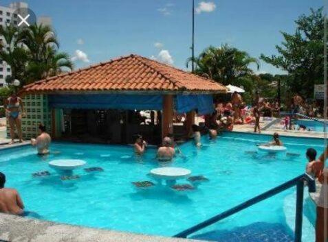 Ecologic Park Ap 2 Quartos Para 7 Pessoas 1Park Aquatico 10 Piscinas Termais Caldas Novas Exterior photo